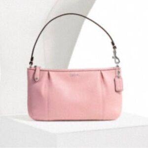 Coach CAMPBELL LEATHER LARGE WRISTLET excellent condition